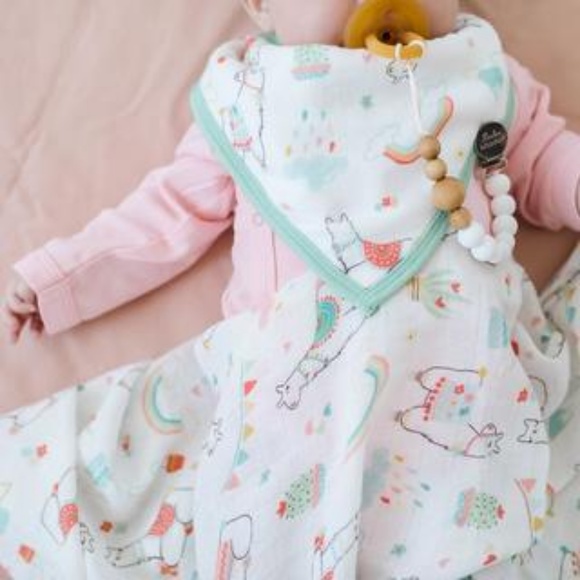 Muslin Bandana Bib Set - Llama / Rainbow - Picture 3 of 3